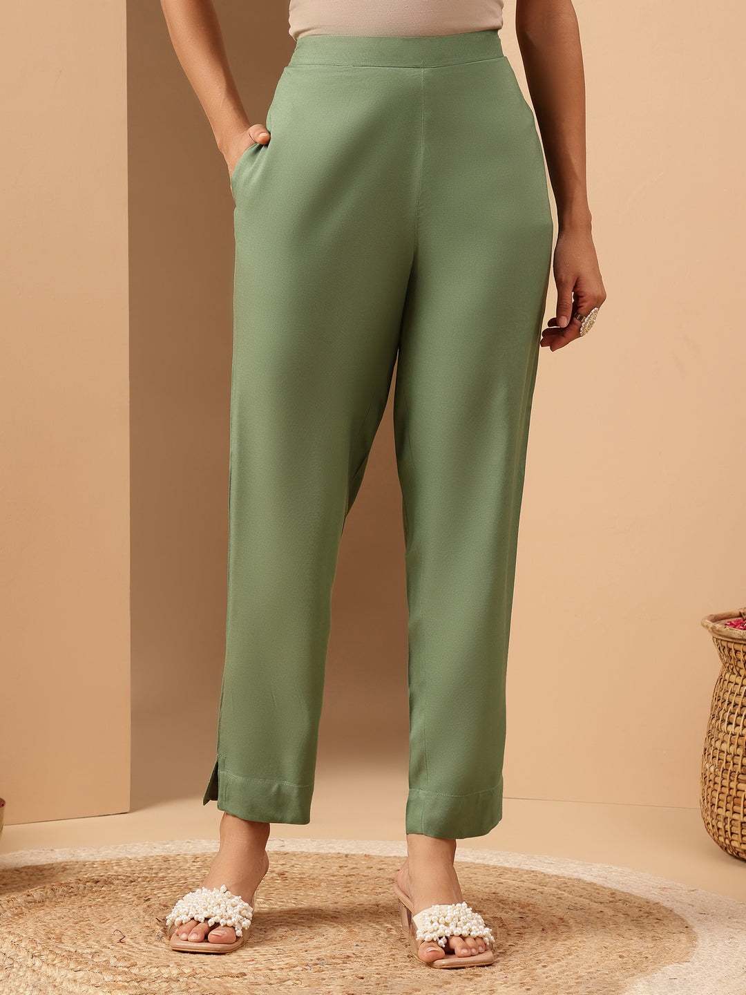 Women's Green Rayon Embroidery Straight Kurta Set