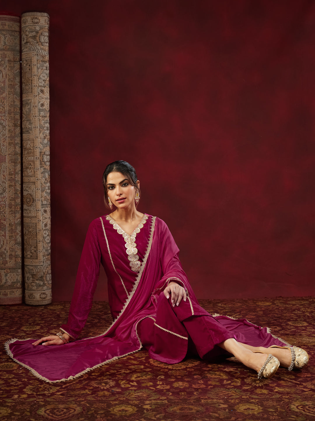 Women's Pink Velvet Embellished Straight Kurta Set