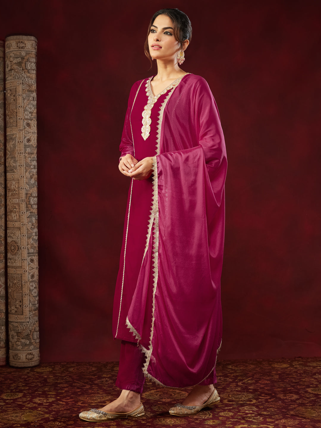 Women's Pink Velvet Embellished Straight Kurta Set