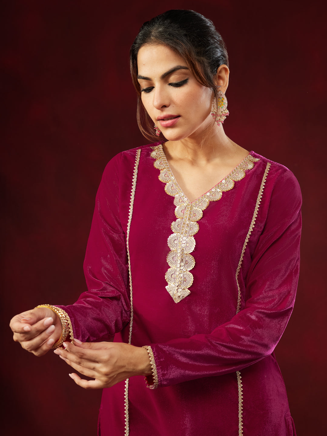 Women's Pink Velvet Embellished Straight Kurta Set