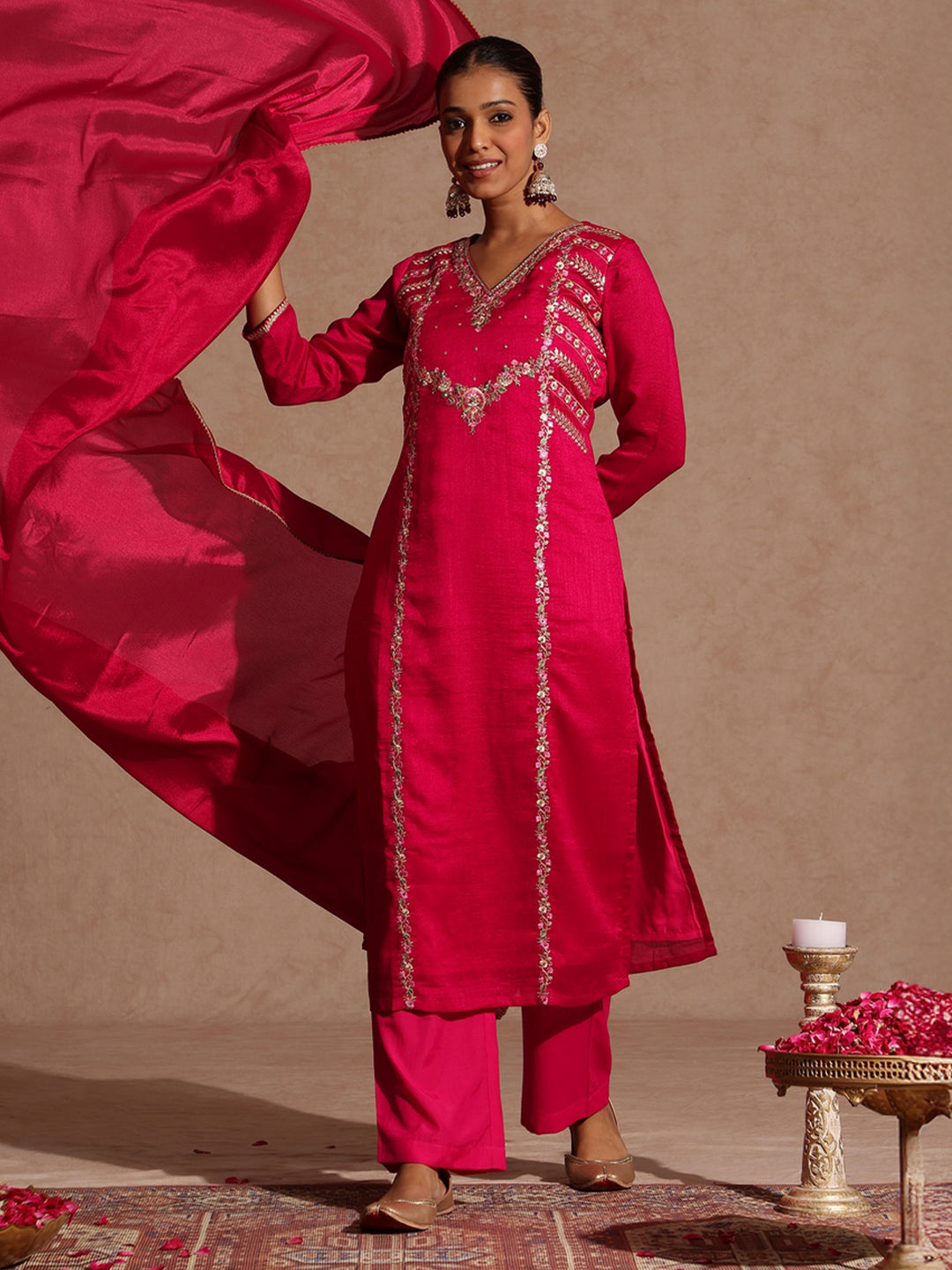 Women's Pink Silk Blend Zari Embroidered Straight Kurta Set