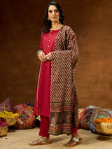 Women's Maroon Pure Cotton Solid Straight Kurta Set With Printed Dupatta