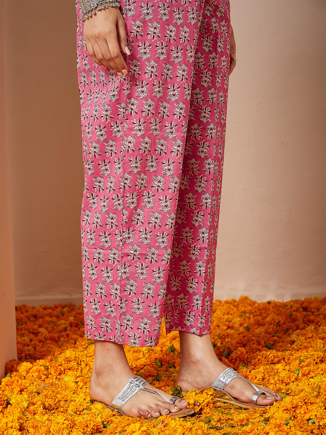 Women's Pink Pure Cotton Floral Printed A-line Kurta Set