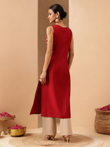 Women's Red Silk Blend Zari Embroidered Straight Kurta