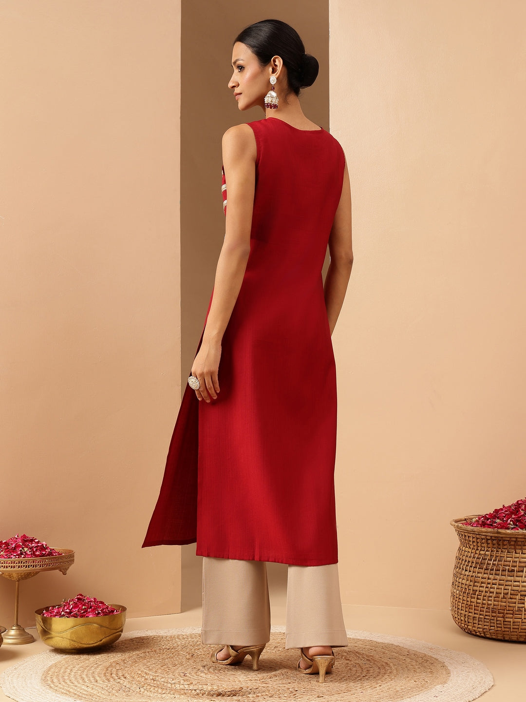 Women's Red Silk Blend Zari Embroidered Straight Kurta