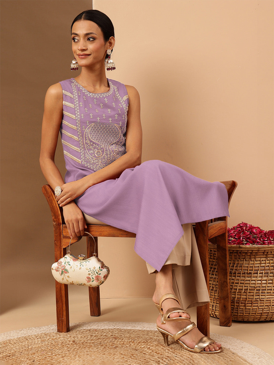 Women's Lavender Silk Blend Zari Embroidered Straight Kurta