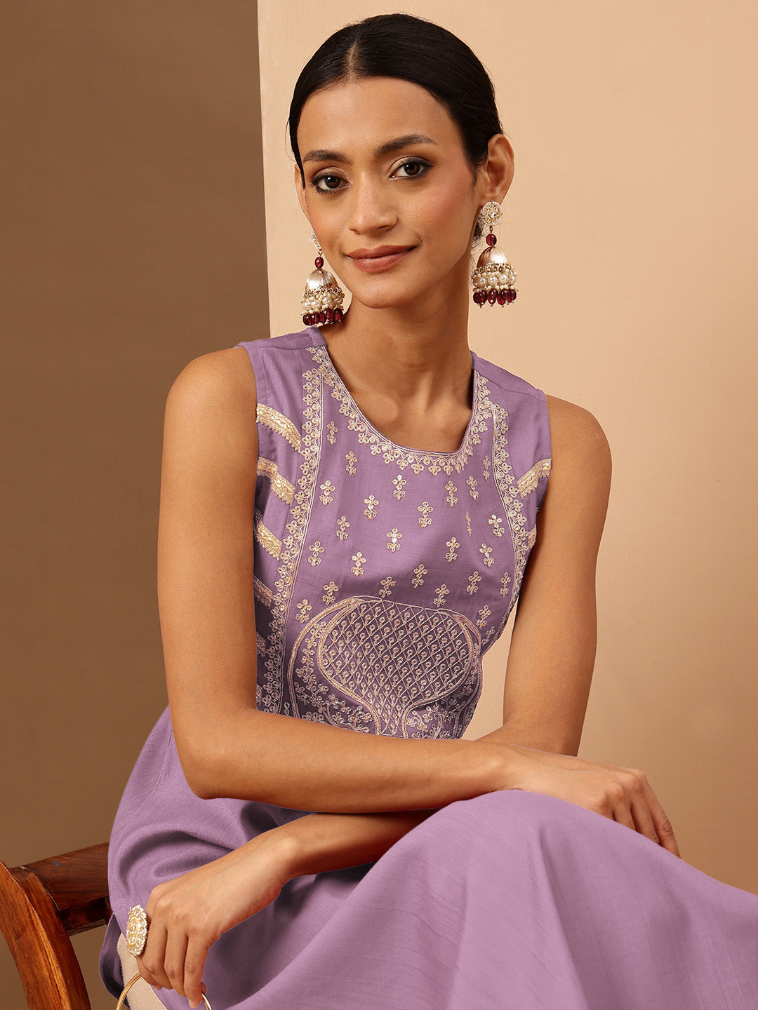 Women's Lavender Silk Blend Zari Embroidered Straight Kurta