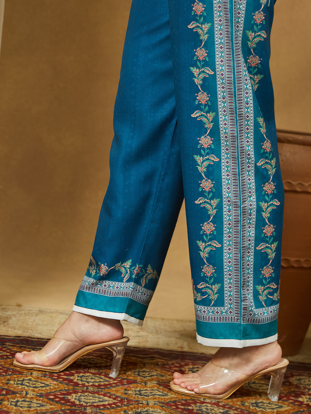 Women's Teal Blue Cotton Blend Floral Printed Straight Kurta Set
