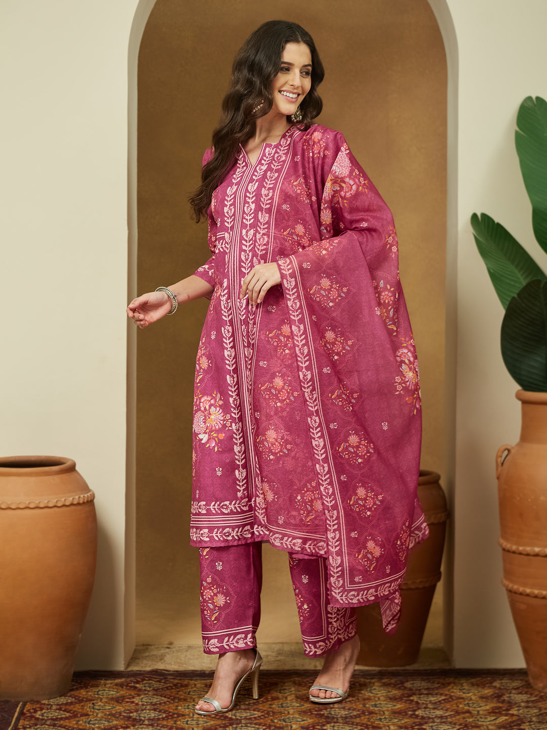 Women's Pink Cotton Blend Floral Printed Straight Kurta Set