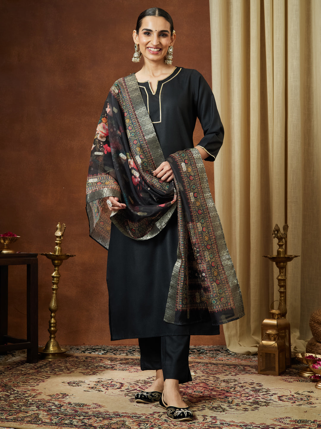 Women's Black Cotton Blend Yoke Design Straight Kurta Set
