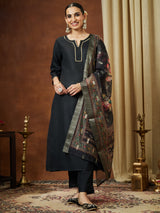Women's Black Cotton Blend Yoke Design Straight Kurta Set