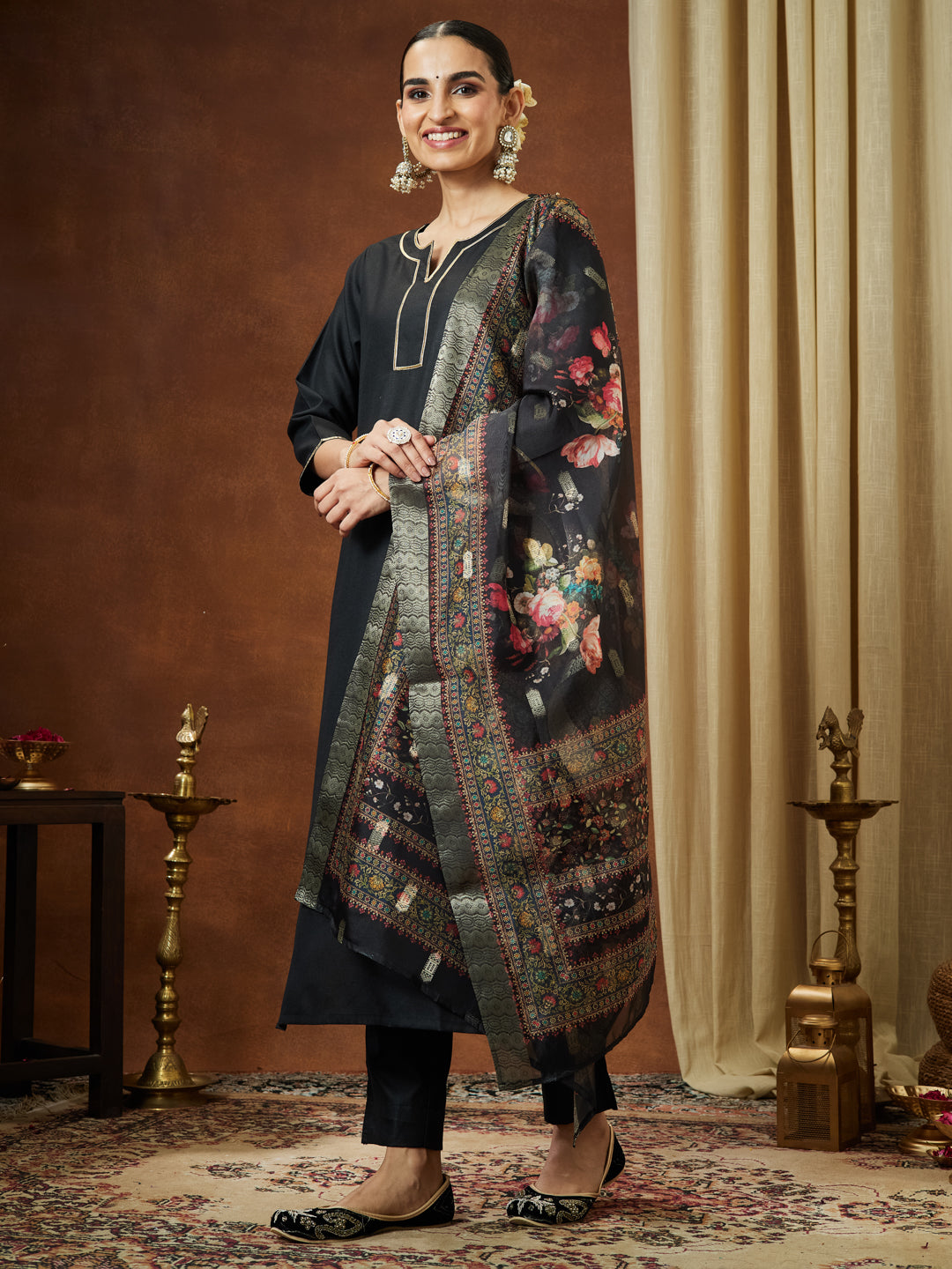 Women's Black Cotton Blend Yoke Design Straight Kurta Set