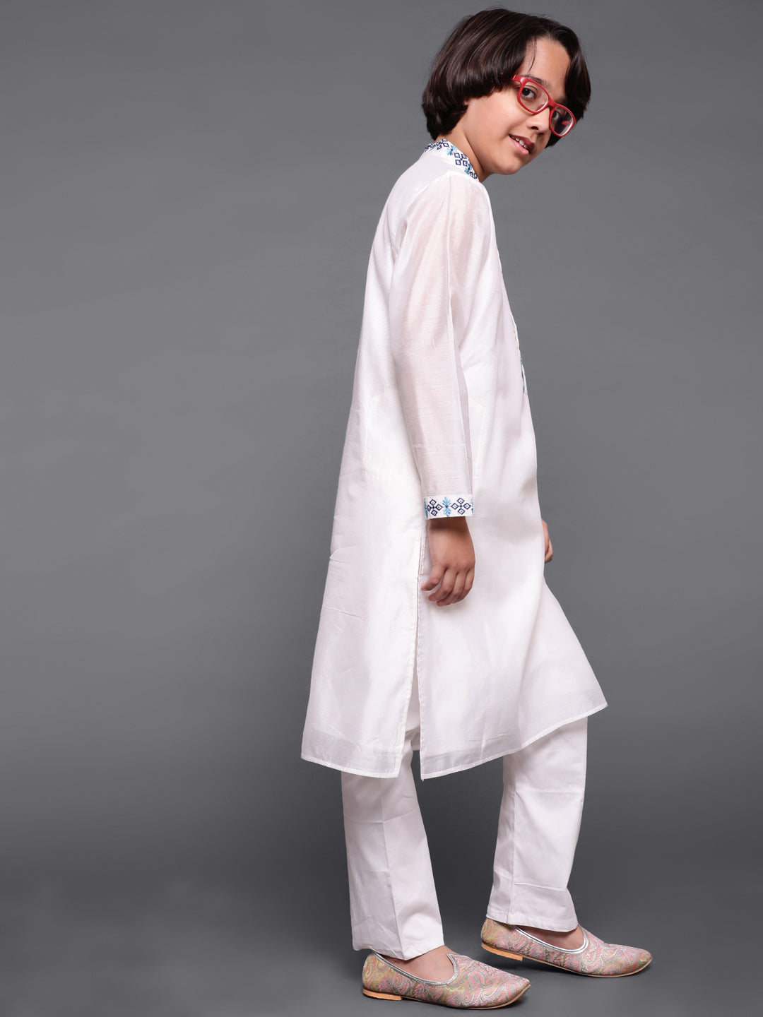 White Embroidered Long Kurta - Elganza