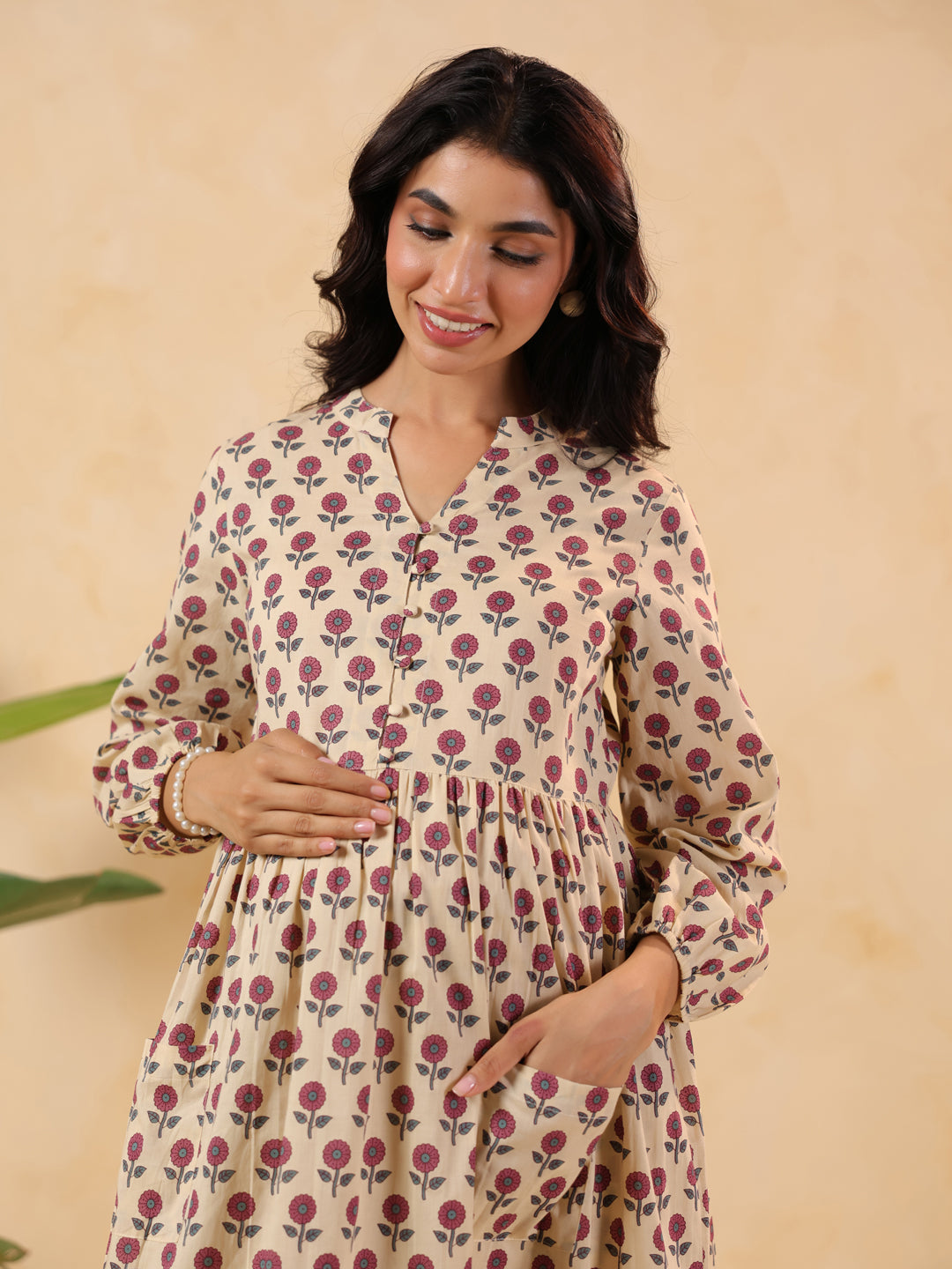 Women's Cream Pure Cotton Floral Printed A-line Maternity Kurta Pant Set