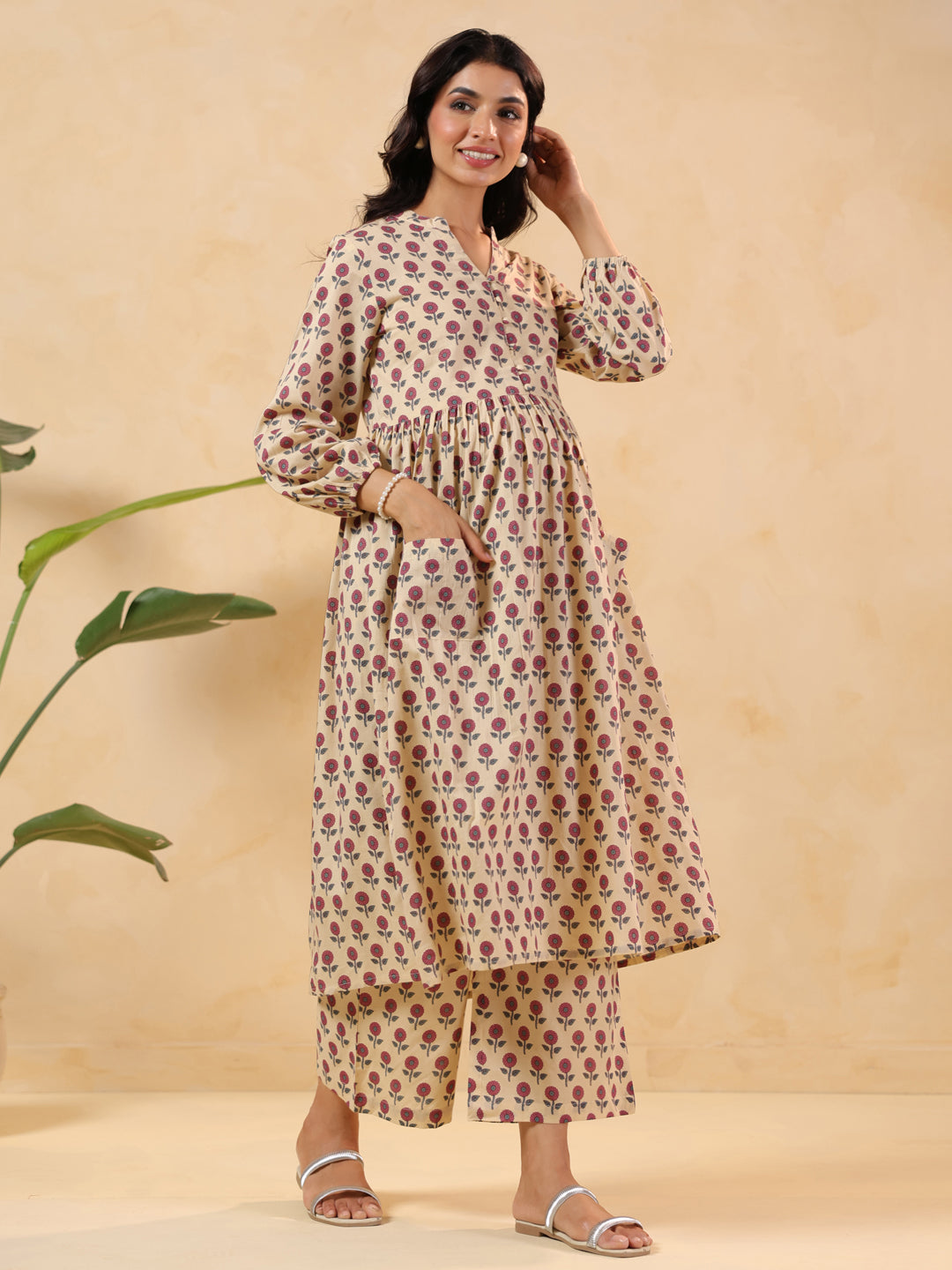 Women's Cream Pure Cotton Floral Printed A-line Maternity Kurta Pant Set