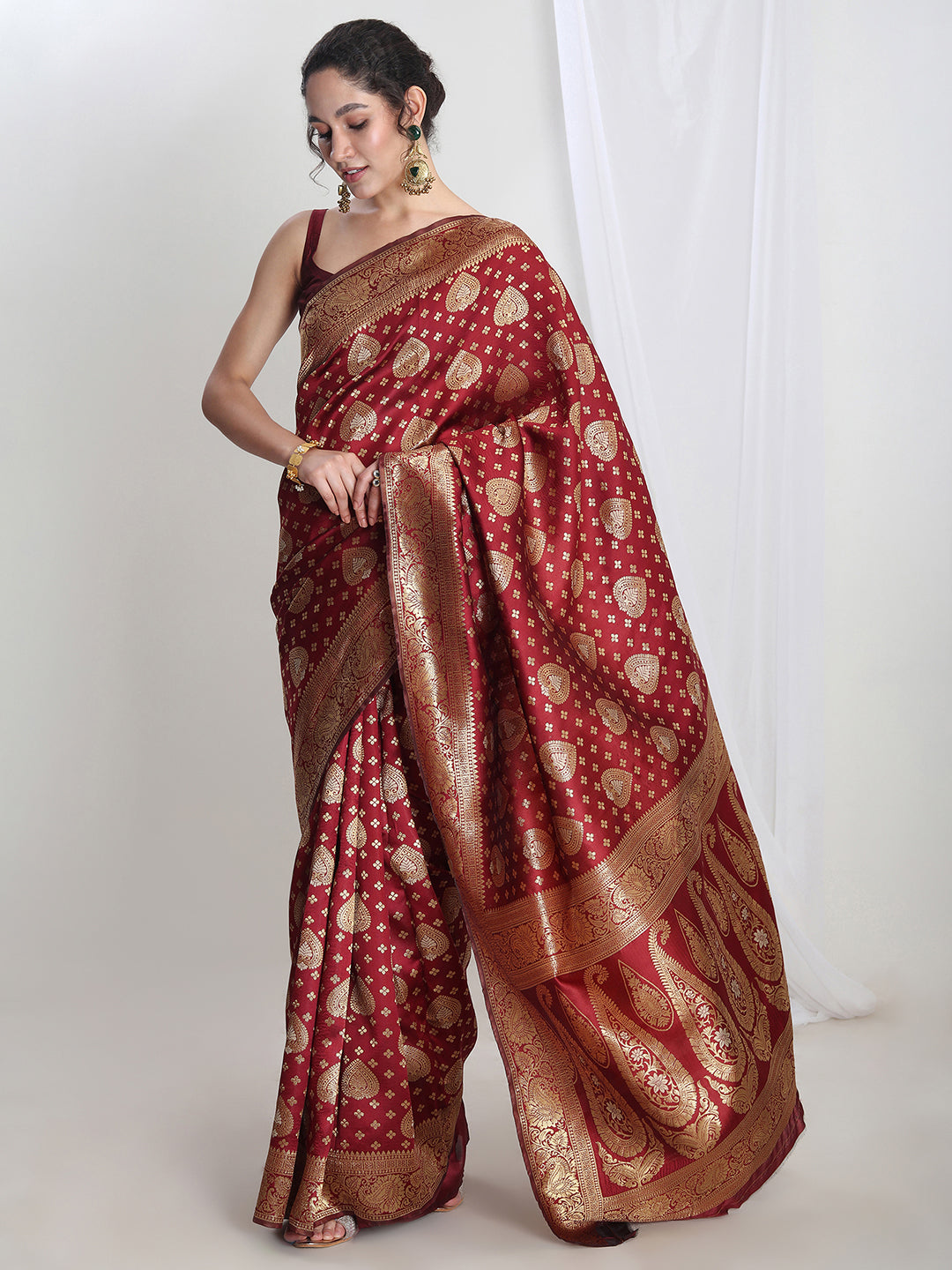 Women's Maroon Silk Blend Ethnic Motifs Woven Design Jacquard Saree with Blouse Piece