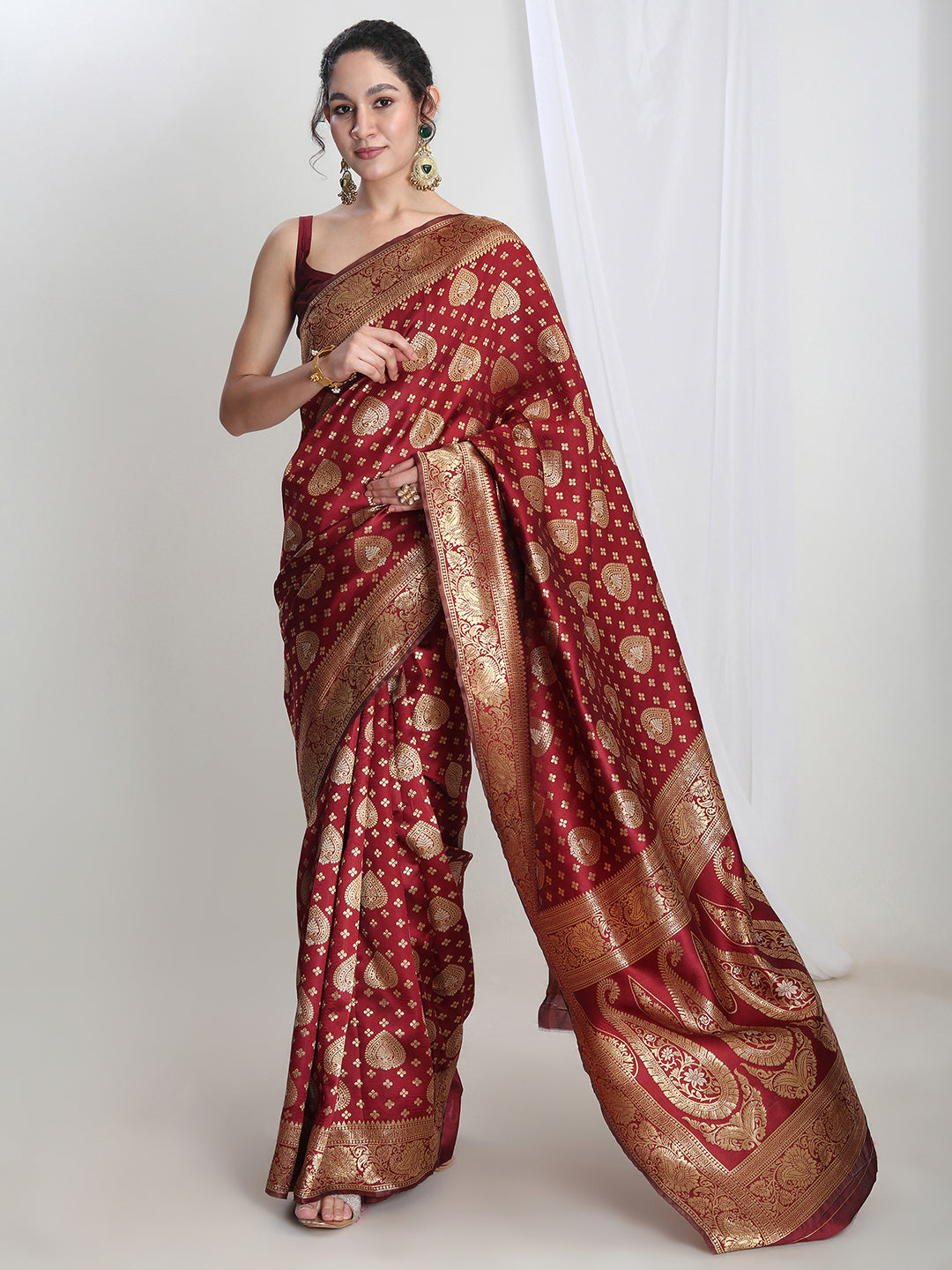 Women's Maroon Silk Blend Ethnic Motifs Woven Design Jacquard Saree with Blouse Piece