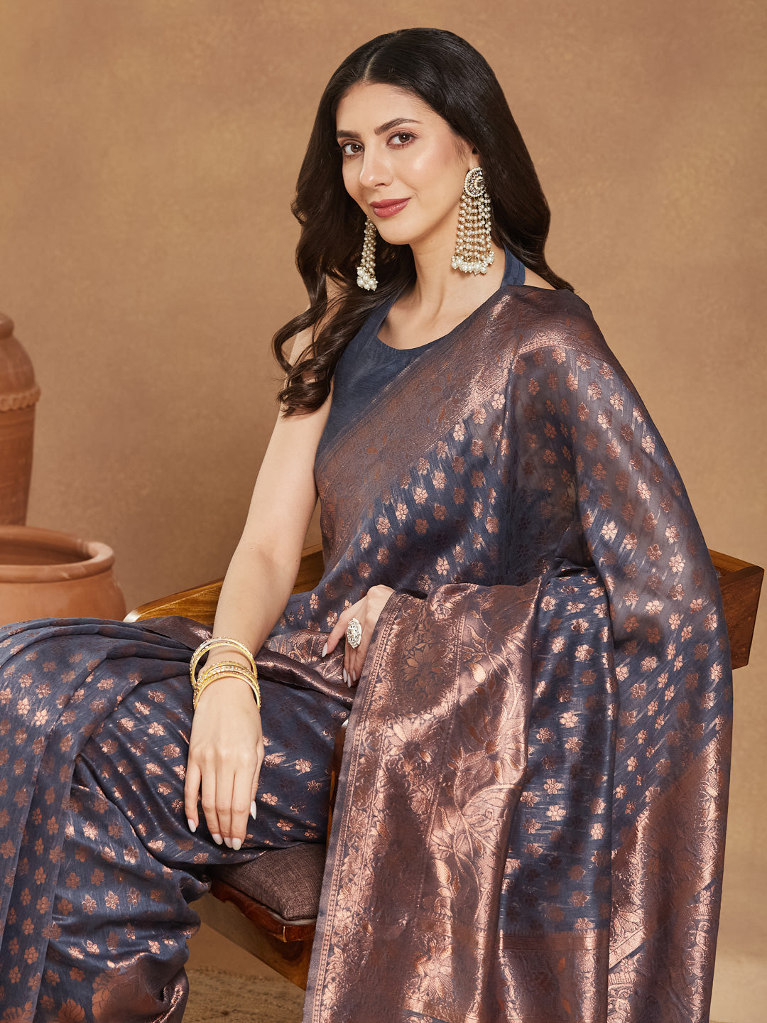 Women's Dark Grey Silk Blend Floral Woven Design Jacquard Saree with Blouse Piece