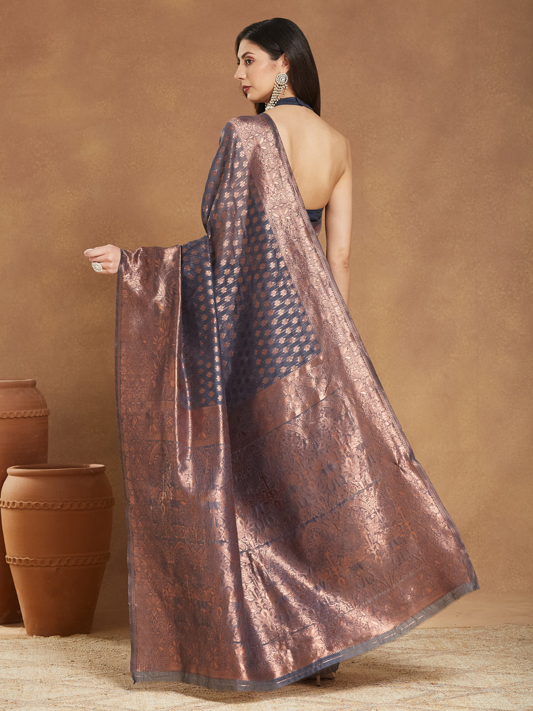 Women's Dark Grey Silk Blend Floral Woven Design Jacquard Saree with Blouse Piece