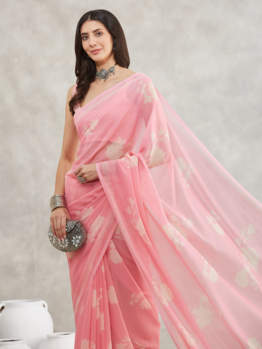 Women's Light Pink Georgette Floral Printed Printed Saree with Blouse Piece