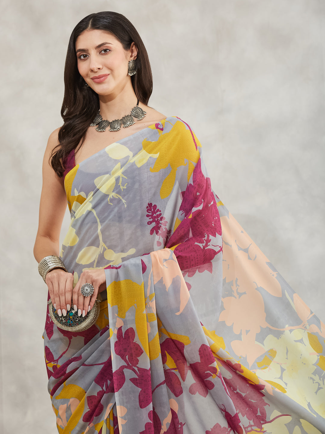 Women's Grey Georgette Abstract Printed Printed Saree with Blouse Piece