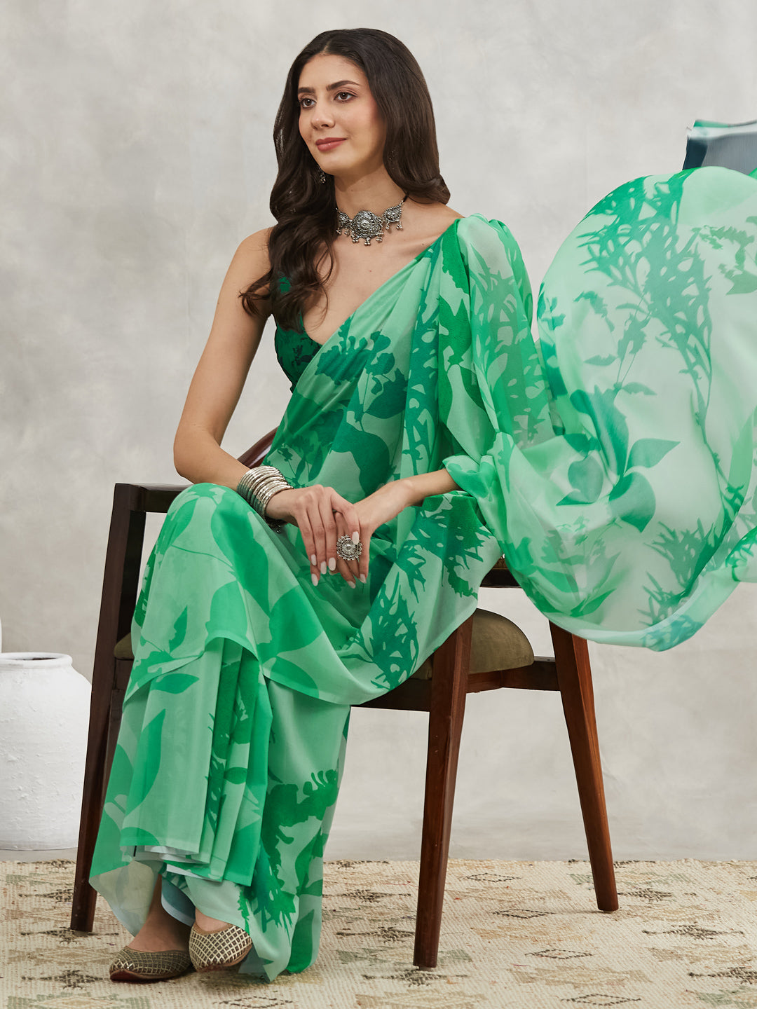 Women's Green Georgette Abstract Printed Printed Saree with Blouse Piece