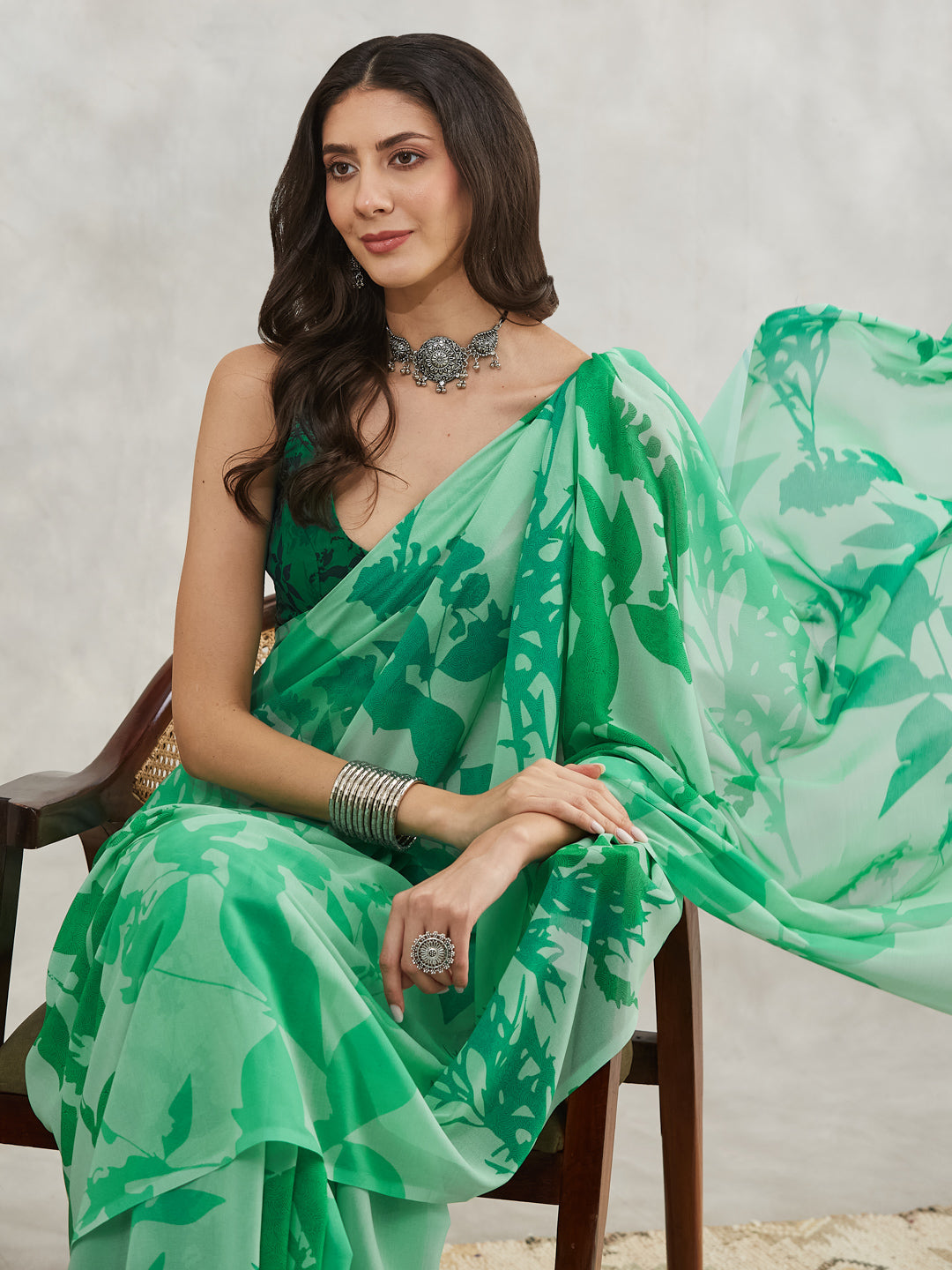 Women's Green Georgette Abstract Printed Printed Saree with Blouse Piece