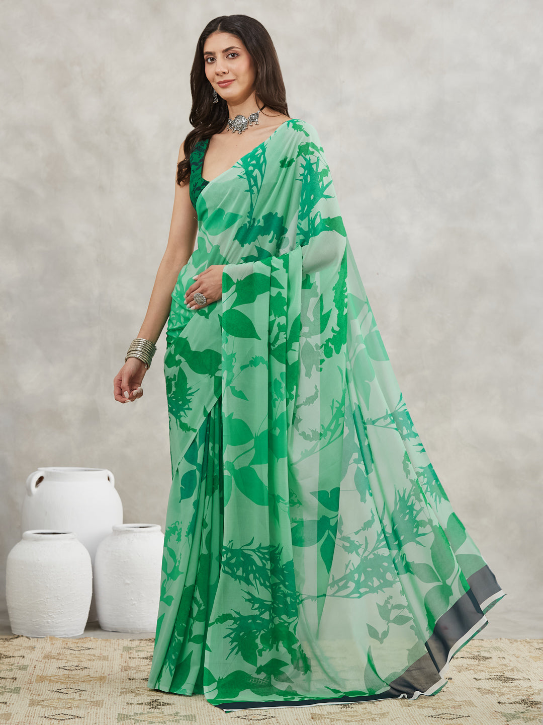 Women's Green Georgette Abstract Printed Printed Saree with Blouse Piece