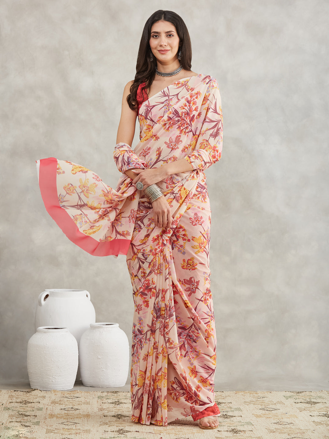 Women's Cream Georgette Floral Printed Printed Saree with Blouse Piece