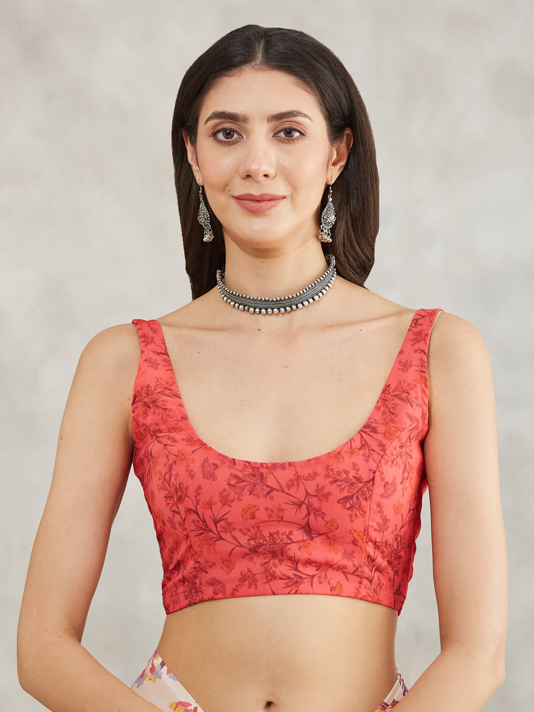 Women's Cream Georgette Floral Printed Printed Saree with Blouse Piece