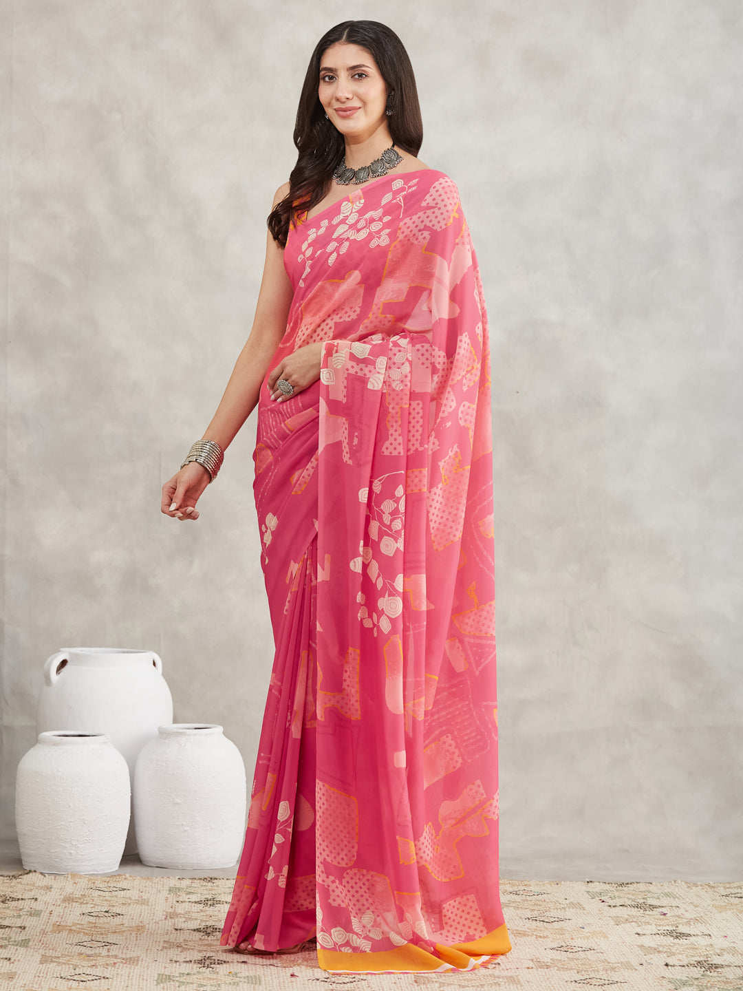 Women's Pink Georgette Geometric Printed Printed Saree with Blouse Piece