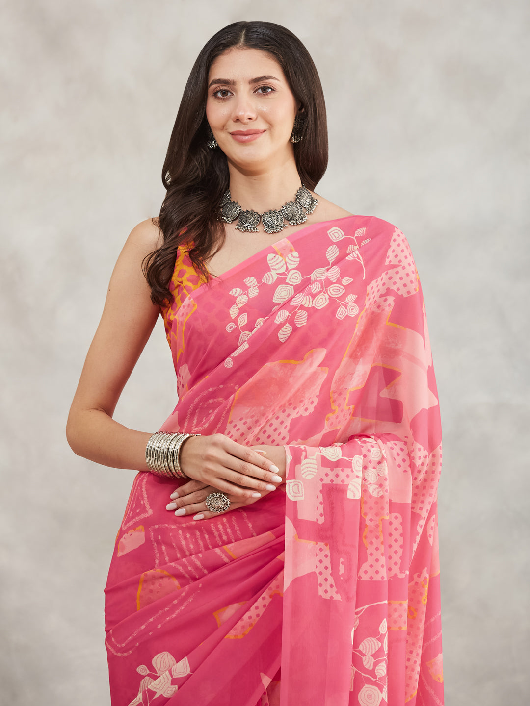 Women's Pink Georgette Geometric Printed Printed Saree with Blouse Piece