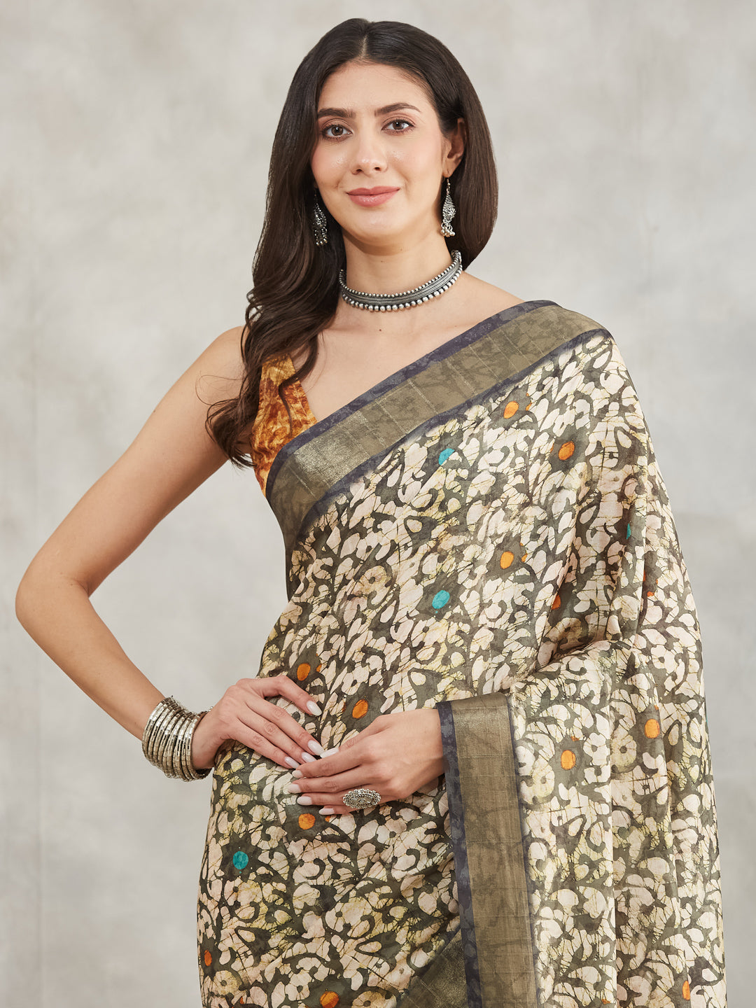 Women's Olive Green Silk Blend Floral Printed Printed Saree with Blouse Piece