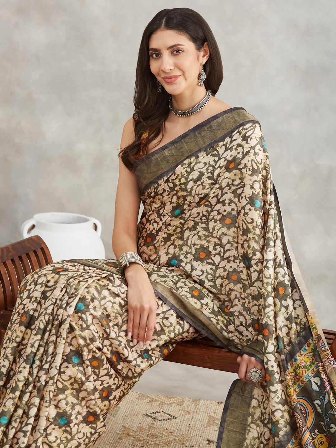 Women's Olive Green Silk Blend Floral Printed Printed Saree with Blouse Piece
