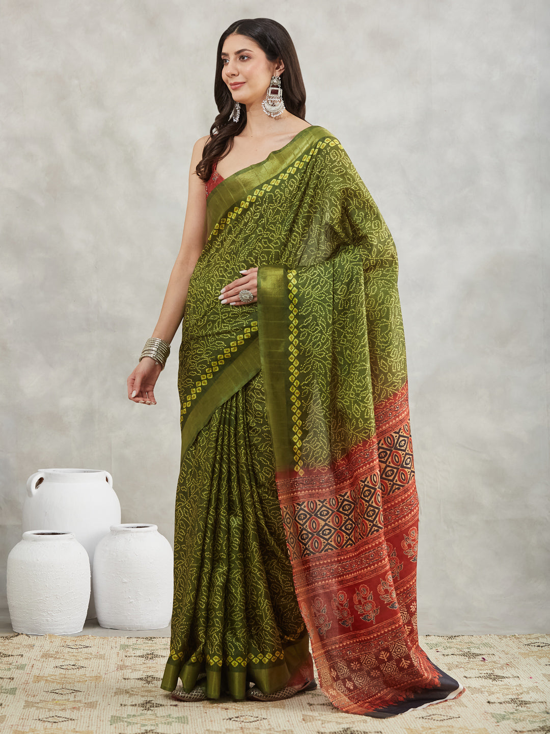 Women's Mehndi Green Silk Blend Bandhani Printed Printed Saree with Blouse Piece