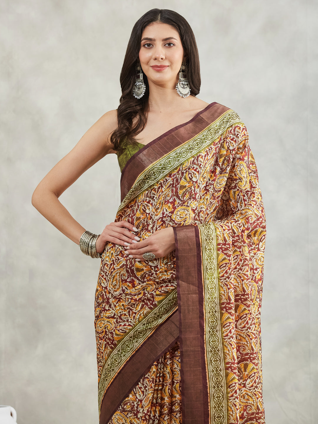 Women's Burgundy Silk Blend Paisley Printed Printed Saree with Blouse Piece