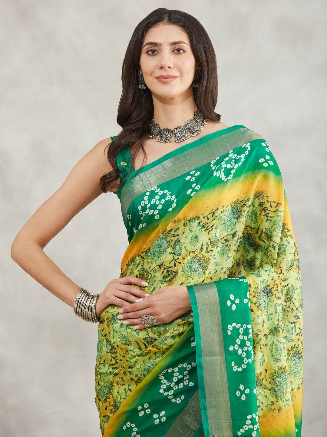 Women's Mustard & Green Silk Blend Bandhani Printed Printed Saree with Blouse Piece