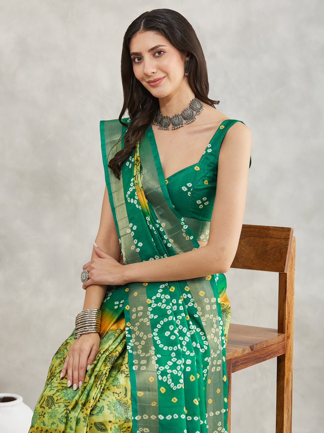 Women's Mustard & Green Silk Blend Bandhani Printed Printed Saree with Blouse Piece