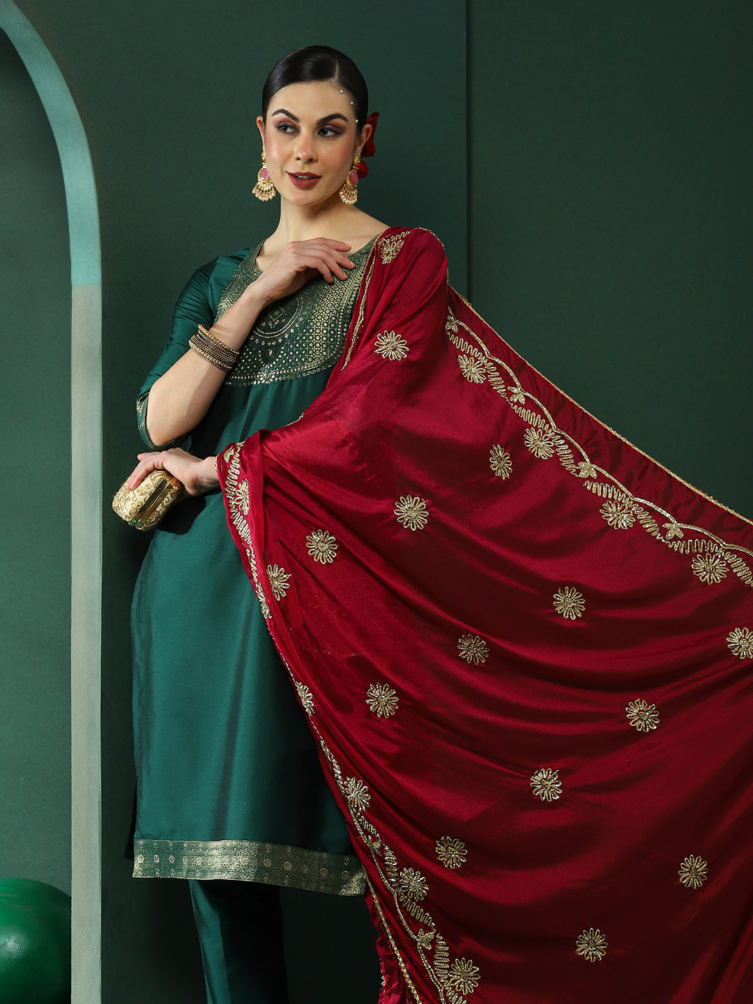 Green Kurta Pant With Gota Work Dupatta - Elganza