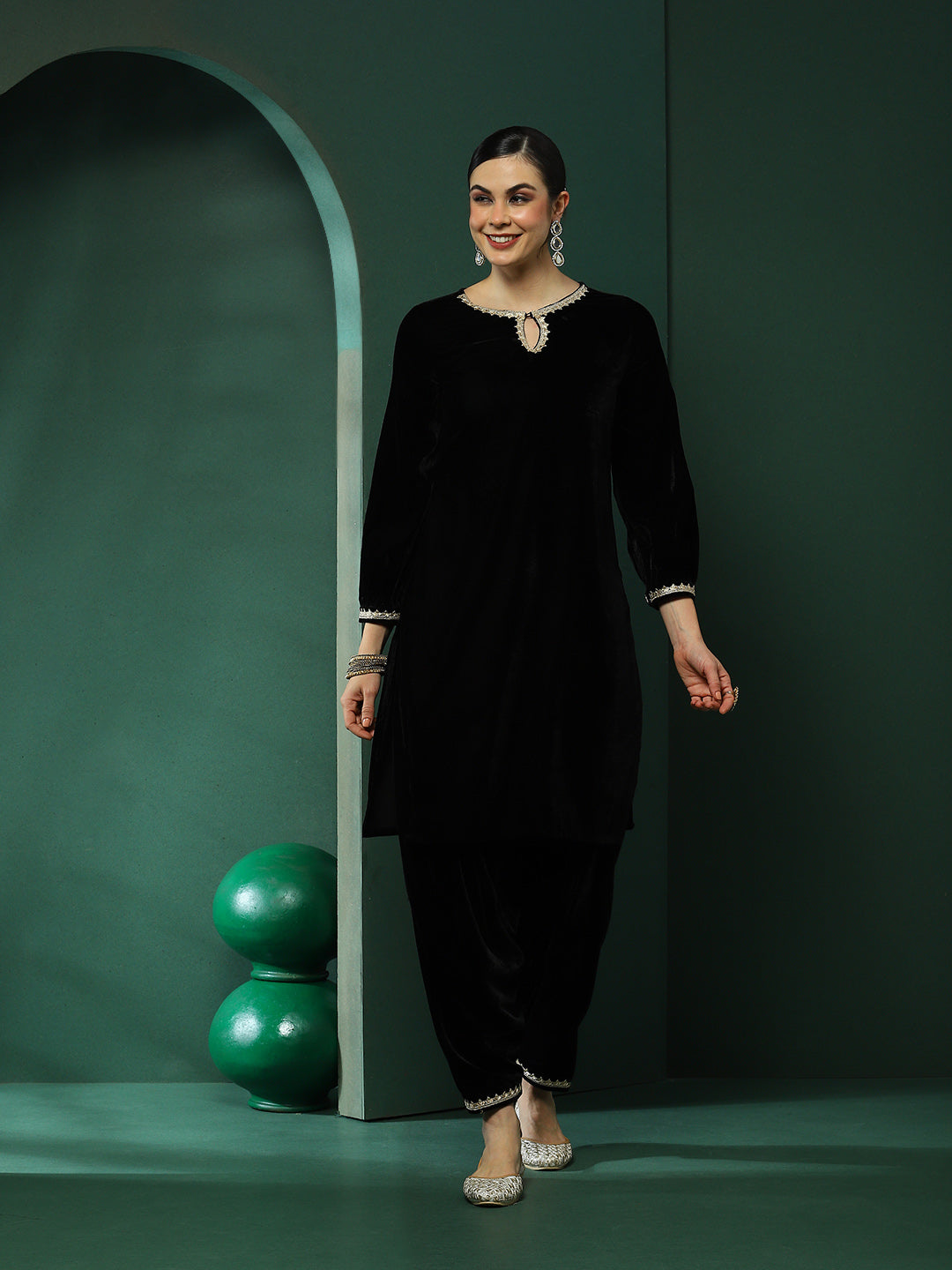 Black Kurta With Pakistani Salwar - Elganza