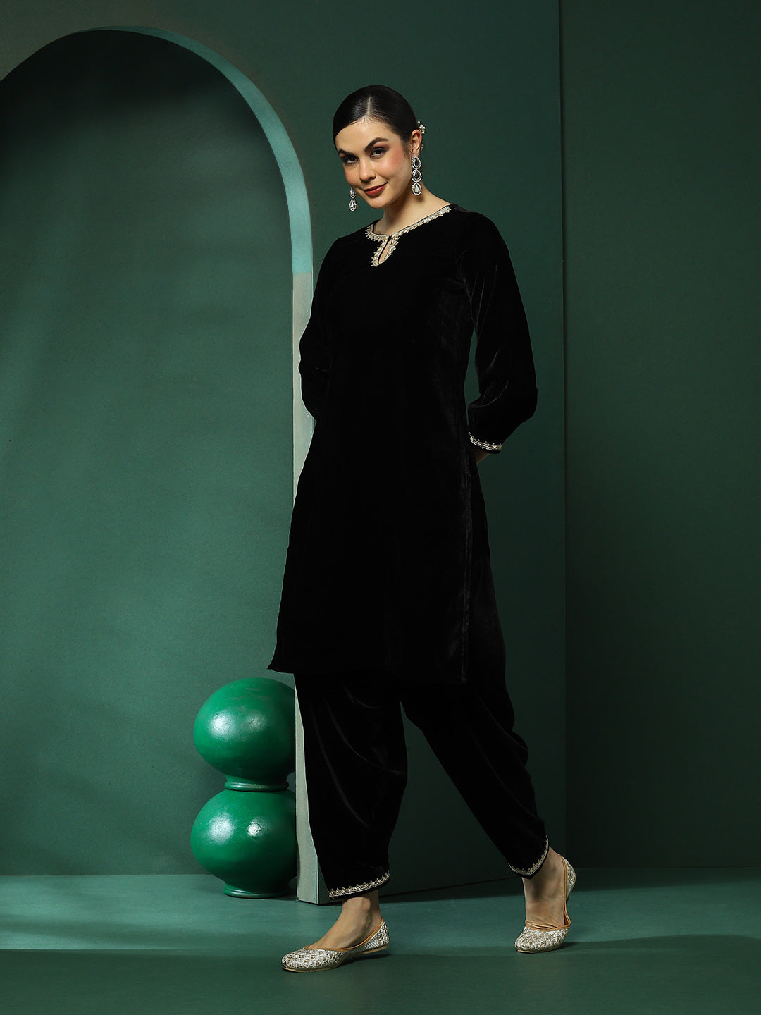 Black Kurta With Pakistani Salwar - Elganza