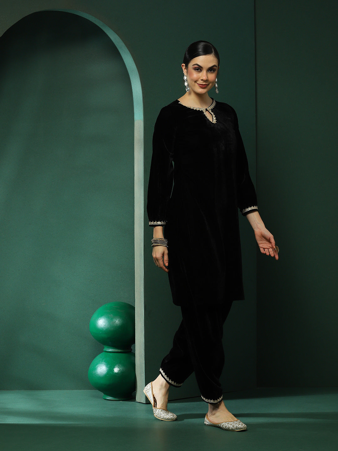 Black Kurta With Pakistani Salwar - Elganza