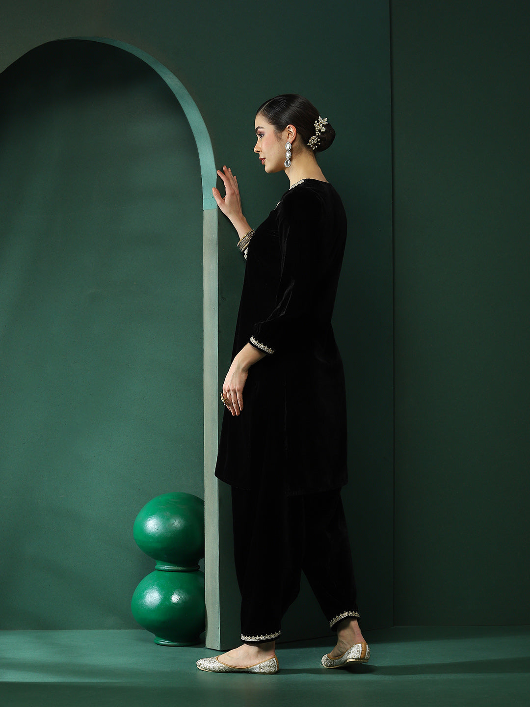 Black Kurta With Pakistani Salwar - Elganza