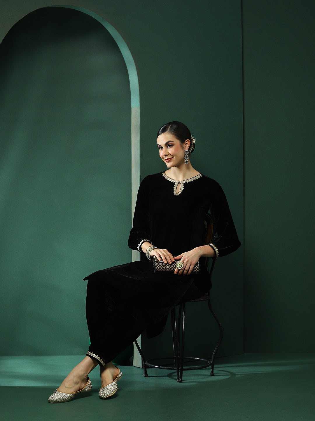 Black Kurta With Pakistani Salwar - Elganza