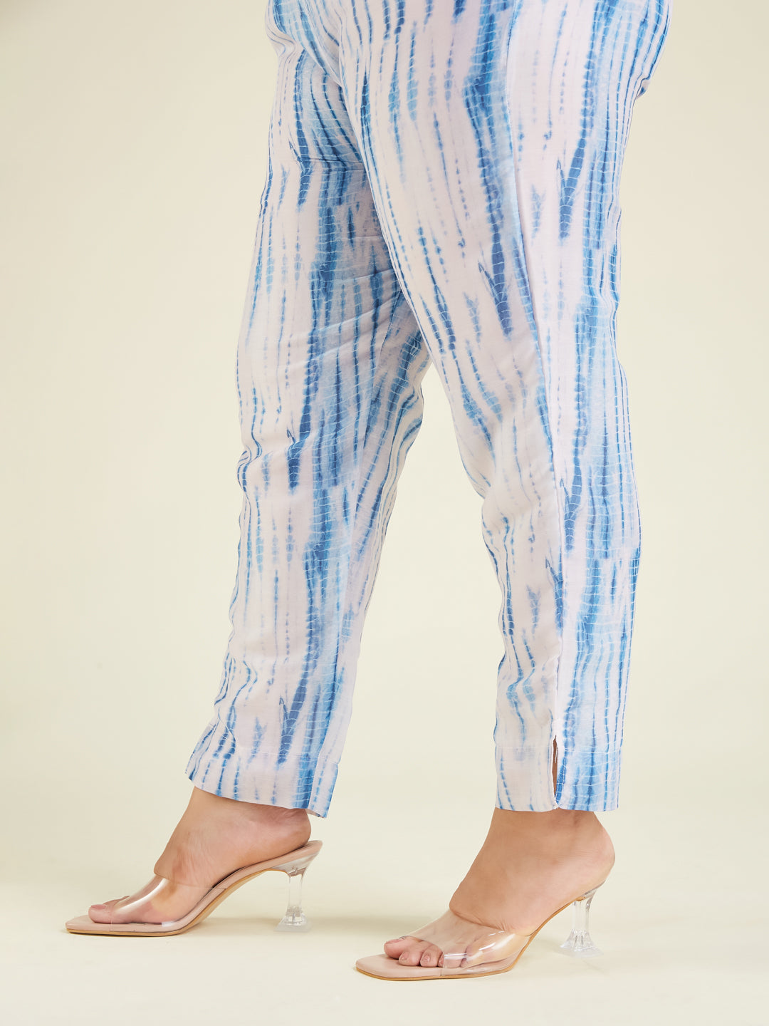 Women's Plus Size Blue Silk Blend Tie & Dye Yoke Embroidered Straight Kurta Pant Set