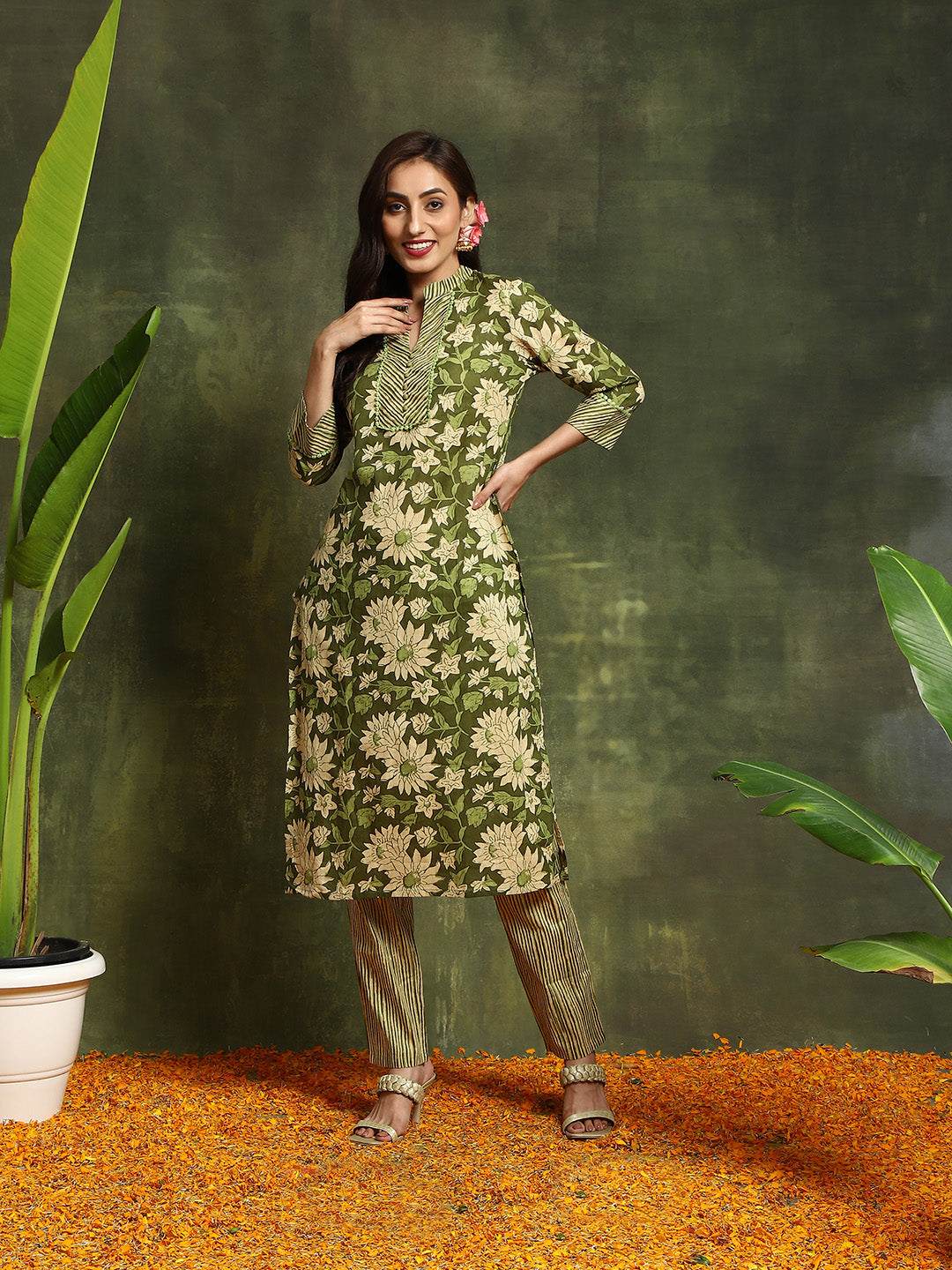 Green Floral Print Straight Kurta With Pant - Elganza