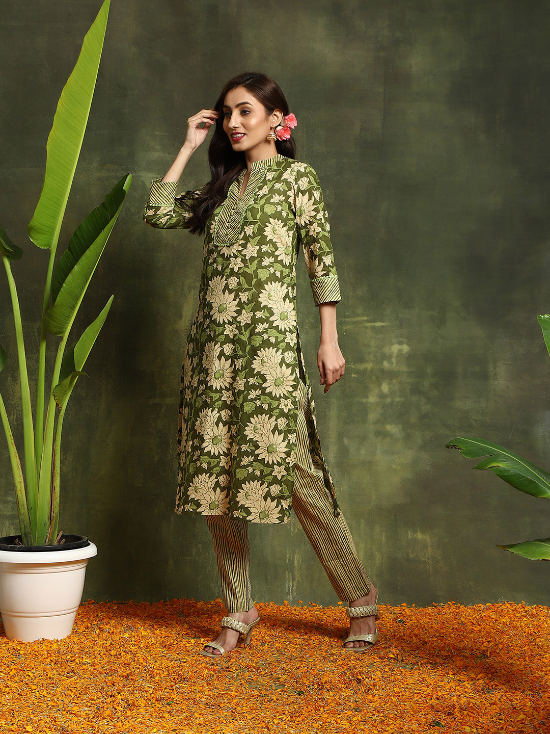 Green Floral Print Straight Kurta With Pant - Elganza