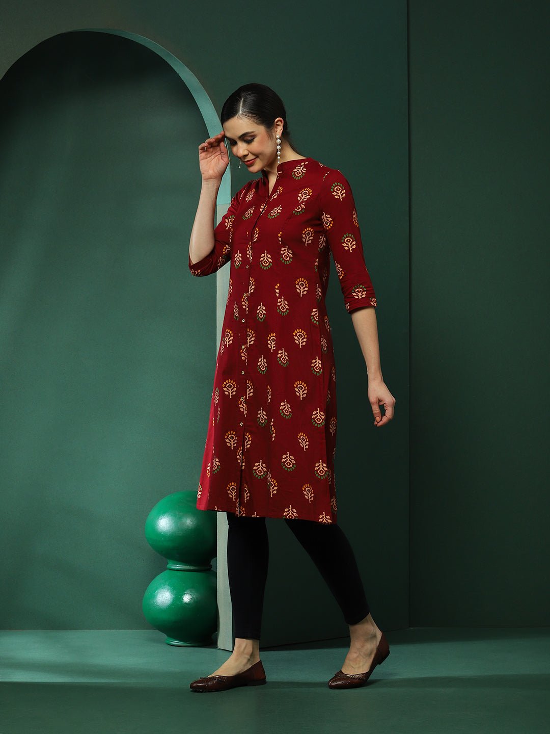 Maroon Floral Print Button Down Kurta - Elganza