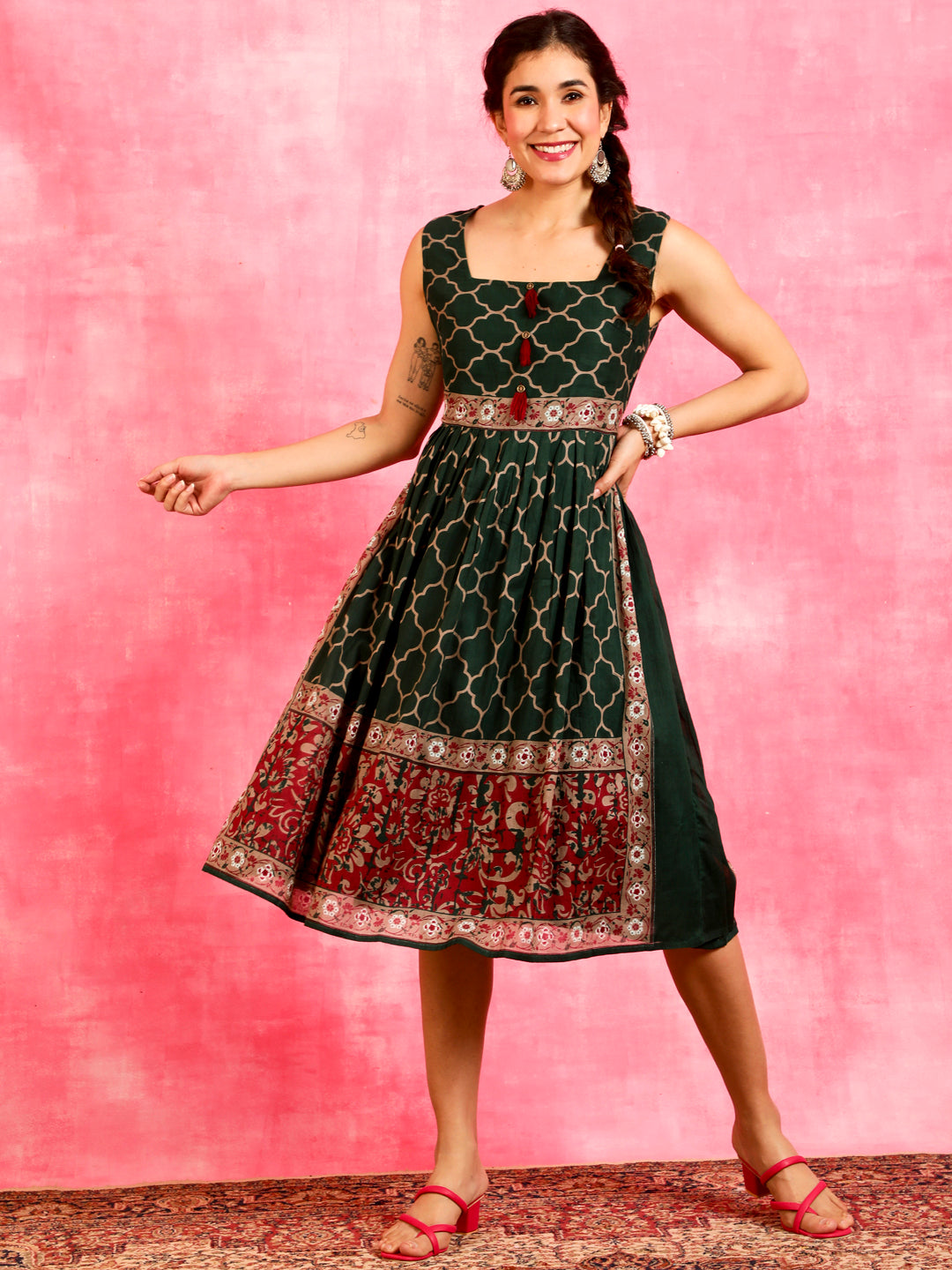 Green Printed Sleeveless Dress - Elganza