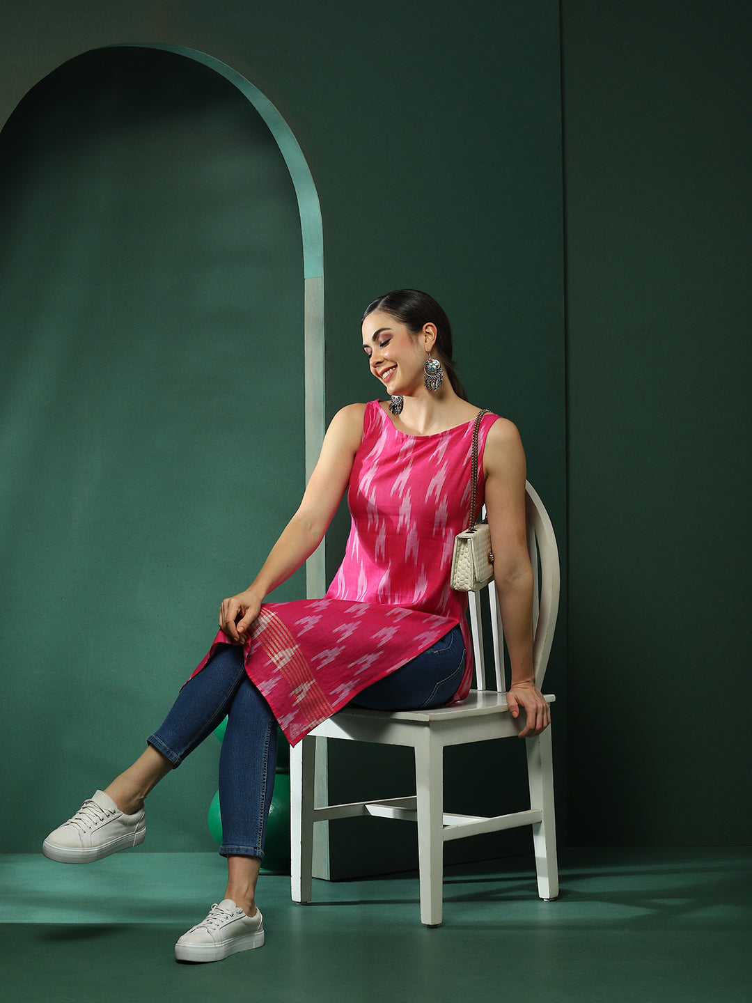 Pink Ikat Print Sleeveless Kurta - Elganza